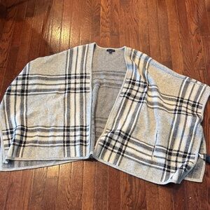 Tommy Hilfiger Black and White Knit Sweater